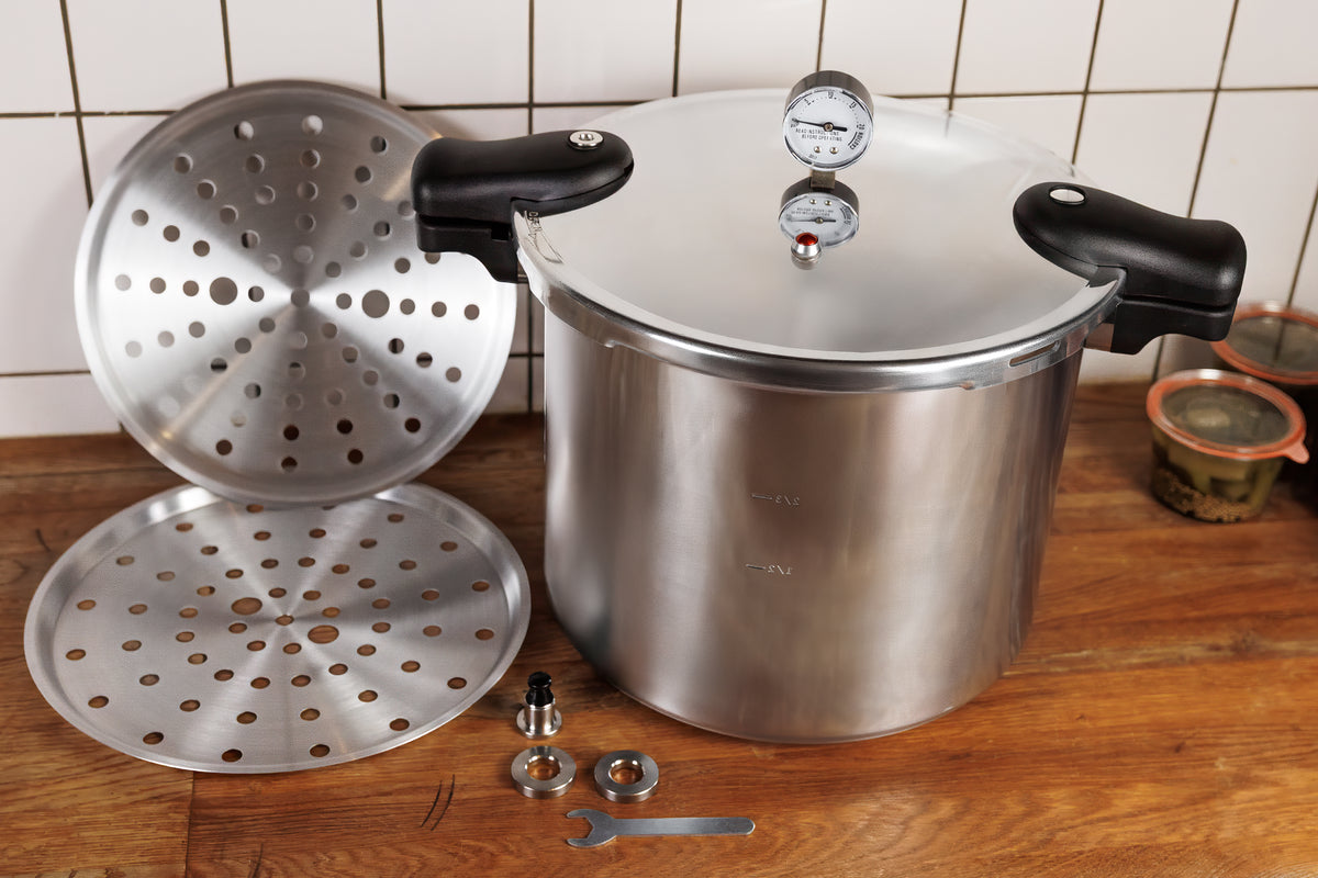 Druckeinkochtopf mit Zubehör